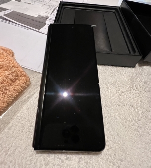 Samsung Z fold 3
