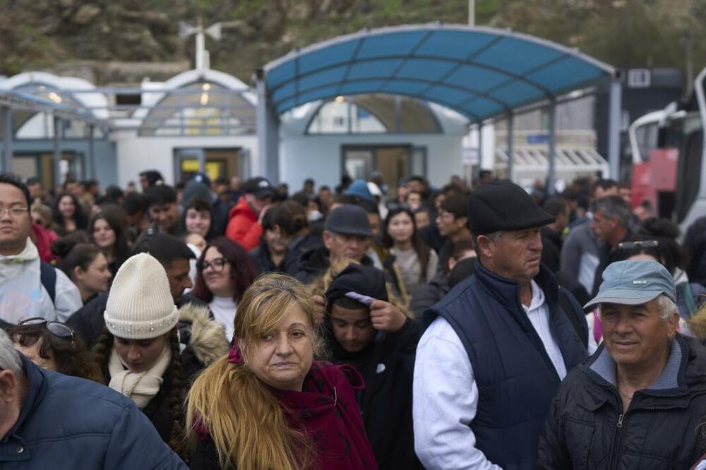 Santorini pod stalnim podrhtavanjem: Pojačane mjere opreza i evakuacija