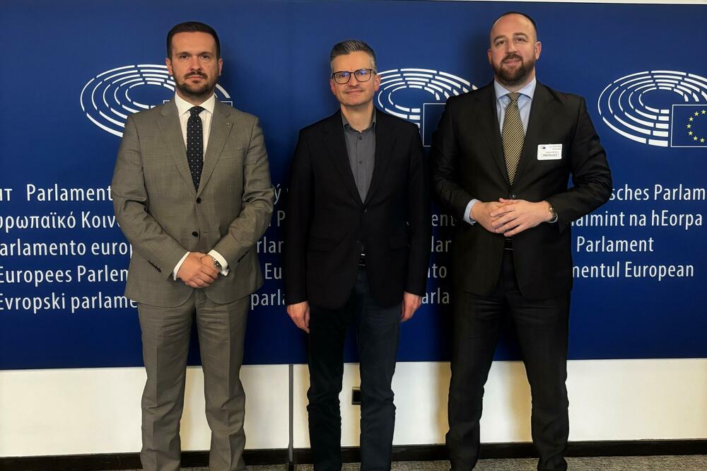 Šarec razgovarao sa funkcionerima DPS-a, pozvao na mudrost i odgovornost svih za evropsku budućnost Crne Gore