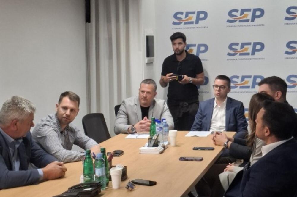 Sastanak podgoričke opozicije na koji je pozvao SEP: Prisustvuju predstavnici DPS-a i ES-a