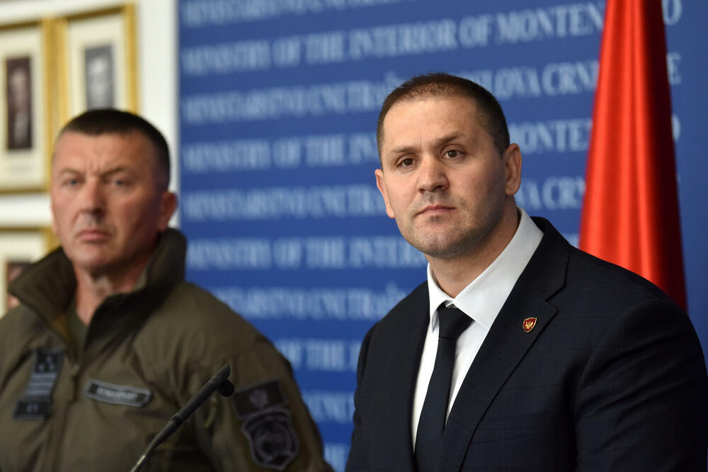 Šćepanović: Tri osobe osumnjičene da su pratile policijska vozila i rukovodioce u namjeri da osujete akcije