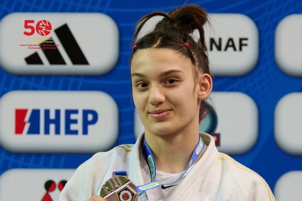 Šejla Spahić bronzana u Poreču