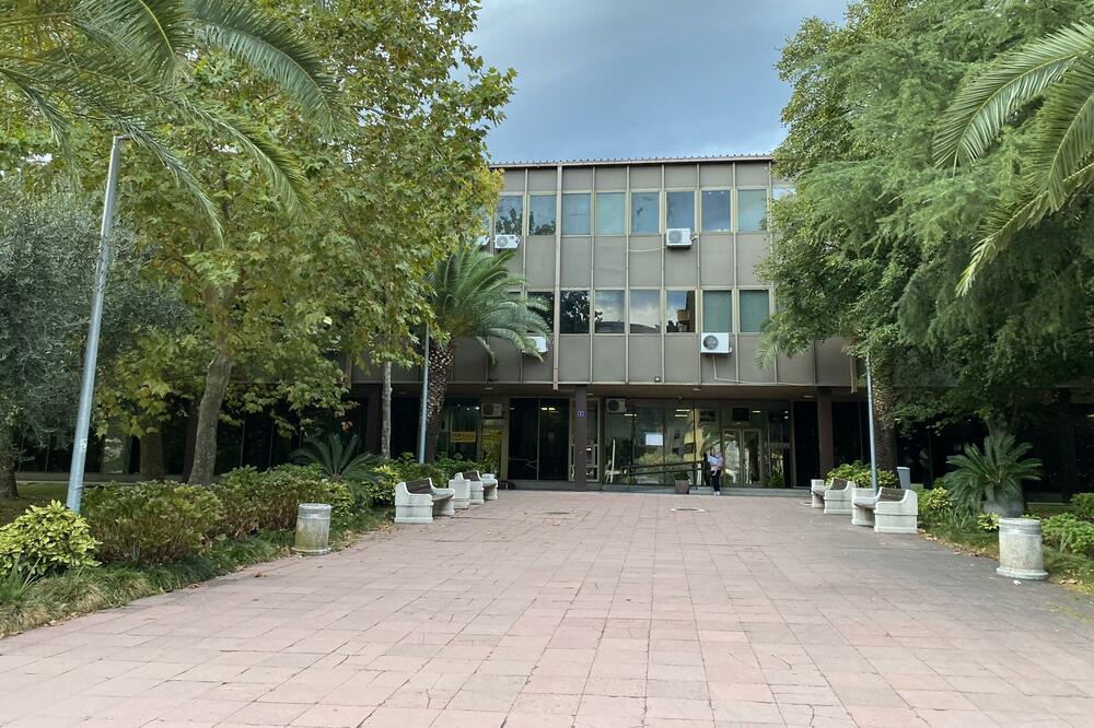 Sekretari teško do punog mandata: DRI upozorio na v.d. stanja i ugovore o djelu u Opštini Bar