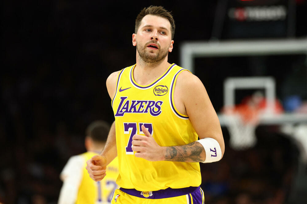 Sjajni Dončić nedovoljan Lejkersima, Čikago vezao 11. poraz, San Antonio 11. pobjedu