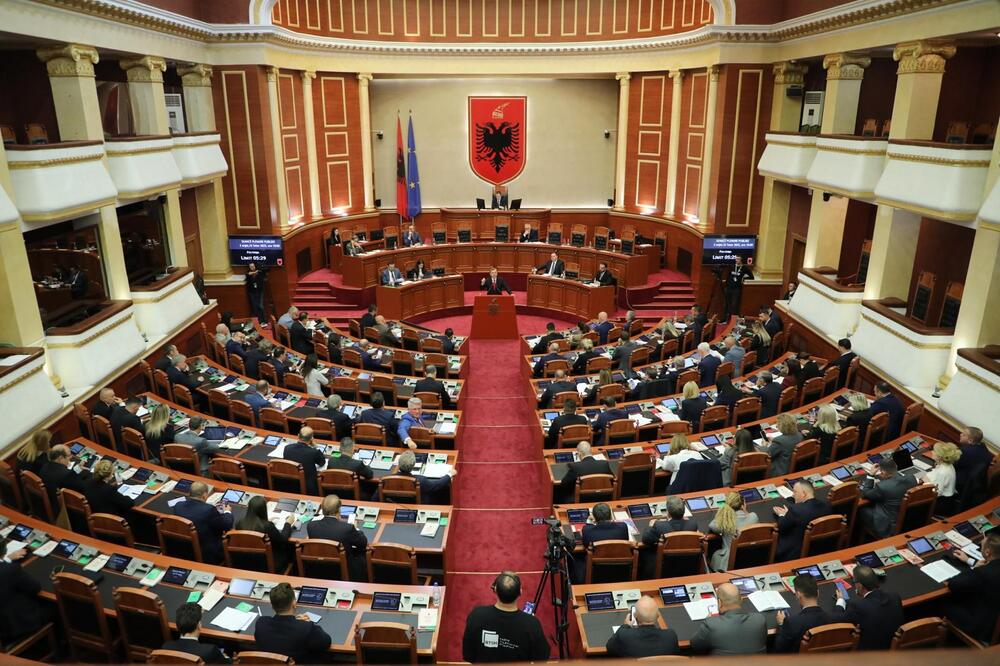 Skupština Albanije odbilaz zahtjev opozicije za rezoluciju o genocidu Srbije na Kosovu