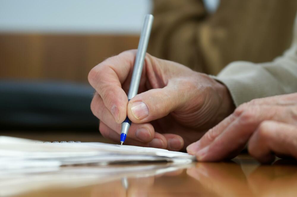 Sladojević: Ni ja ni niko iz moje porodice nikad se nije bavio kamatašenjem niti sličnim poslovima