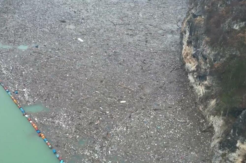 Smeće bez granica: Kako Srbija i Crna Gora zatrpavaju Drinu kod Višegrada