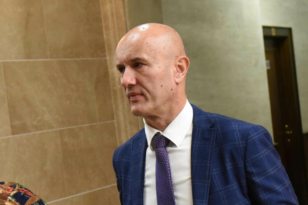 Spajić „pegla” trvenja između Lakovića i Demokrata?