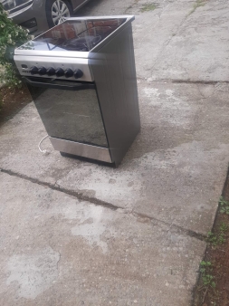 Sporet Indesit, skoro nov