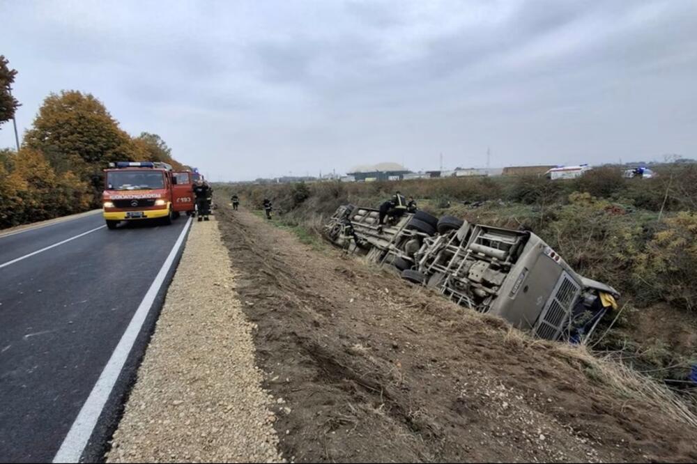 Srbija: Prevrnuo se autobus s radnicima, stradale tri osobe, 39 povrijeđenih