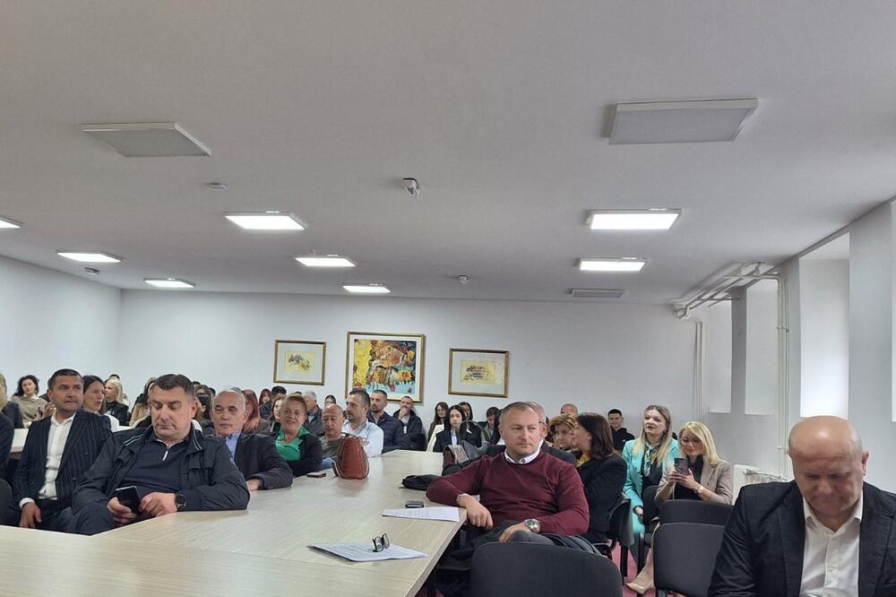 Srednja elektro-ekonomska škola u Bijelom Polju proslavila Dan škole poslije višegodišnje pauze