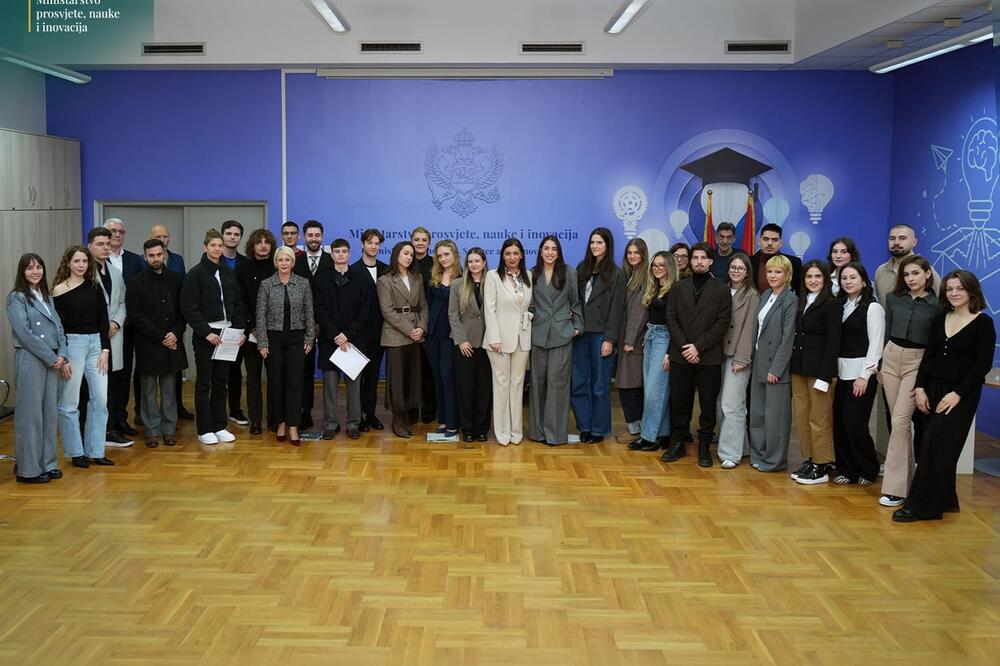 Stipendije do 25 hiljada eura za najbolje studente u inostranstvu