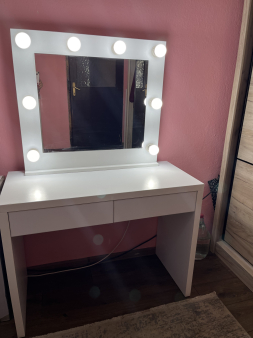 Sto za šminkanje