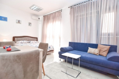 STUDIO APARTMAN U ULICI MASLINSKI PUT , BUDVA (NA DUZI PERIOD)