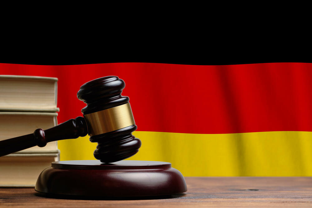 Sud u Njemačkoj osudio muškarca na osam i po godina zatvora: Drogirao i silovao suprugu, snimao zločine...