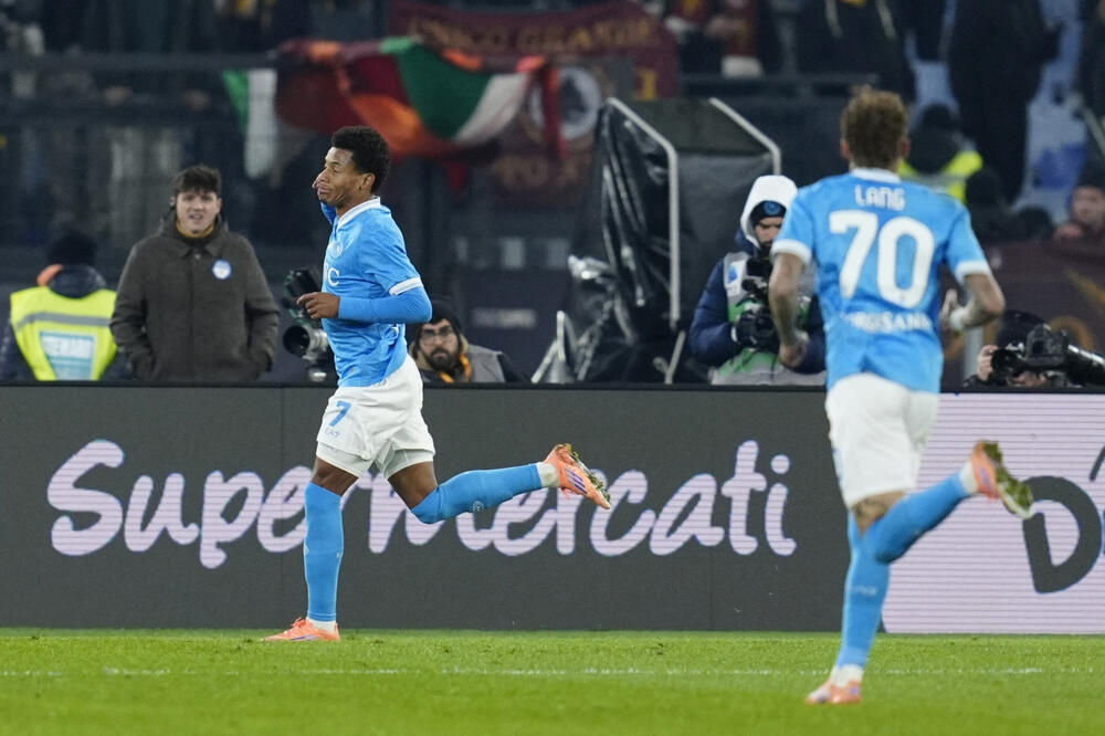 Sunce u derbiju ogrijalo Napolitance, šampion slavio u Rimu