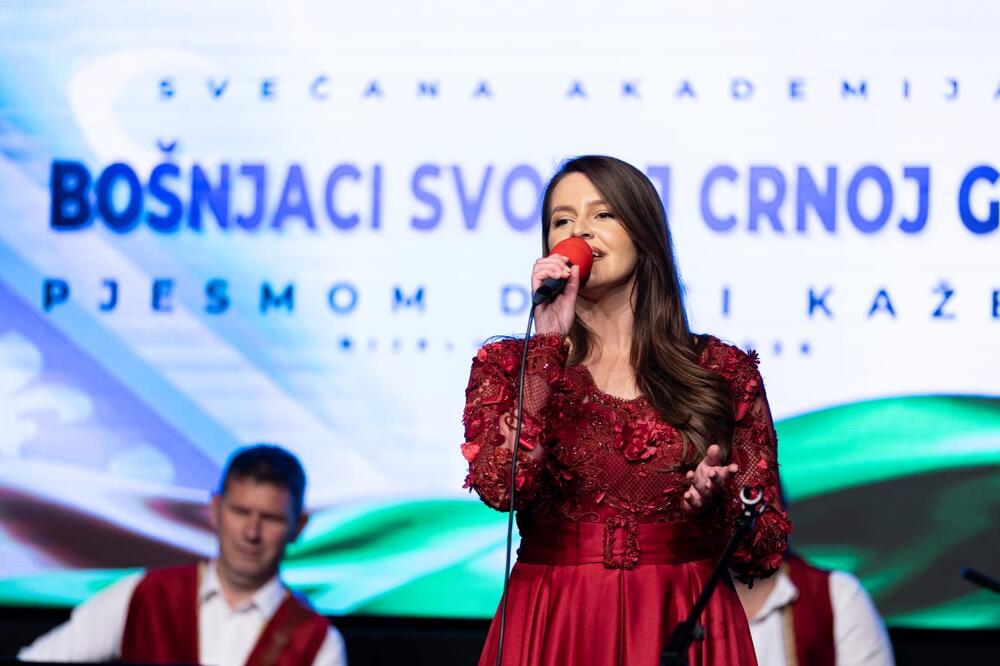"Svečana akademija Bošnjaci svojoj Crnoj Gori": Husoviću posthumno dodijeljena nagrada za doprinos afirmaciji Bošnjaka