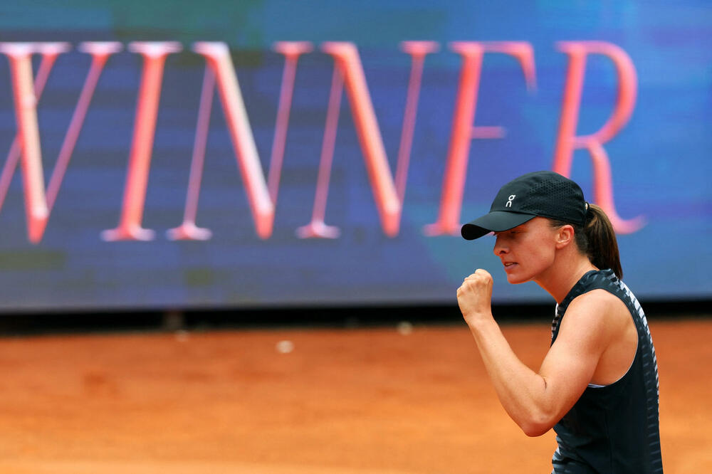 Švjontek lako protiv Pegule za polufinale Rima