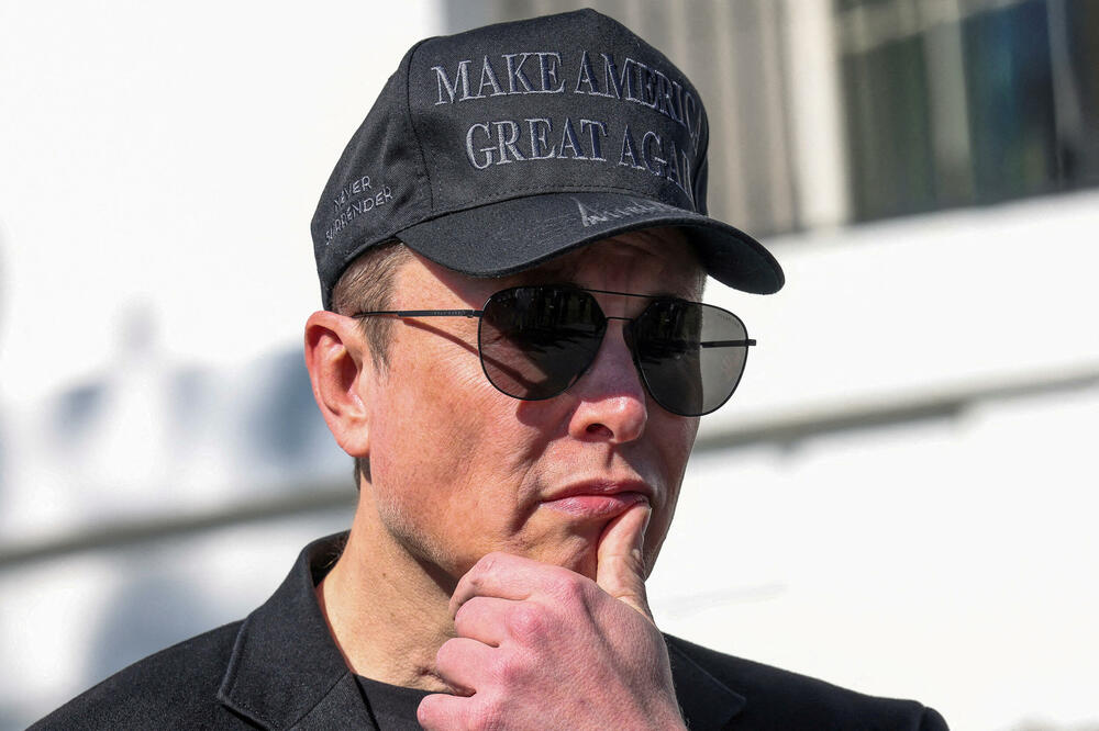 Tesla negira izvještaje da je odbor pokušao da smijeni Ilona Maska