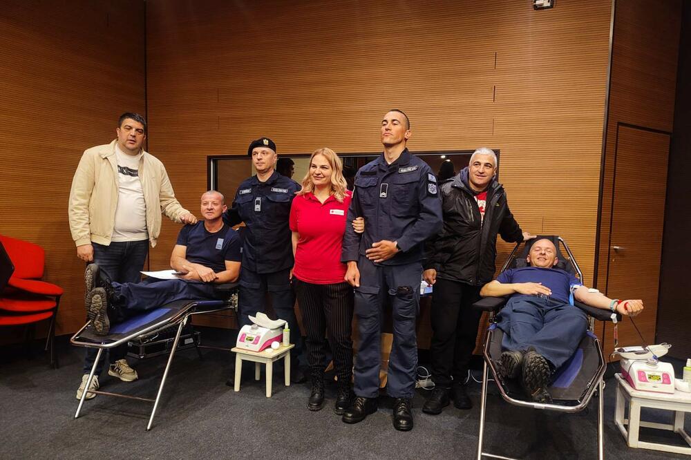 Tivat: Krv dali i zaposleni u lokalnoj upravi, pripadnici Službe zaštite i spašavanja i članovi posade "Jadrana"