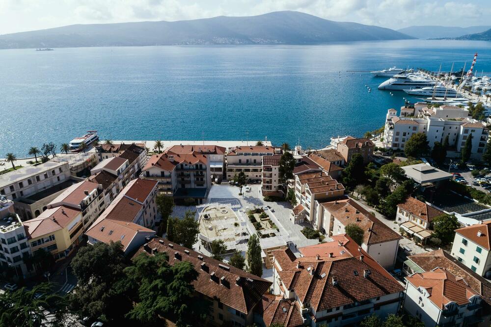 Tivat: Potpisan ugovor o izradi projekta za objekat pjace na otvorenom