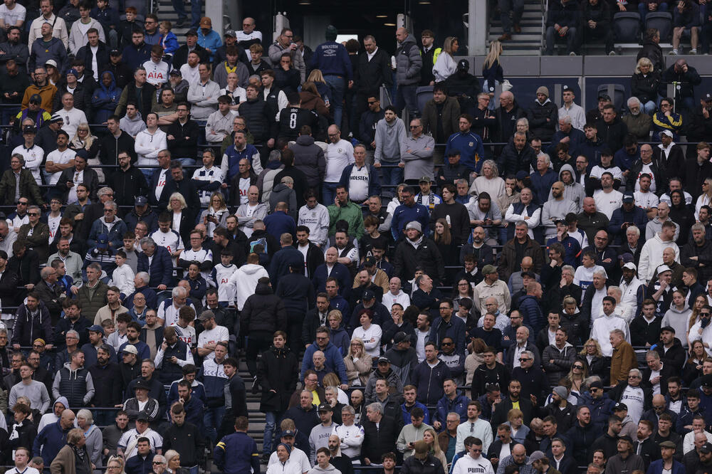 Totenhem želi da ubijedi De Zerbija da preuzme ekipu