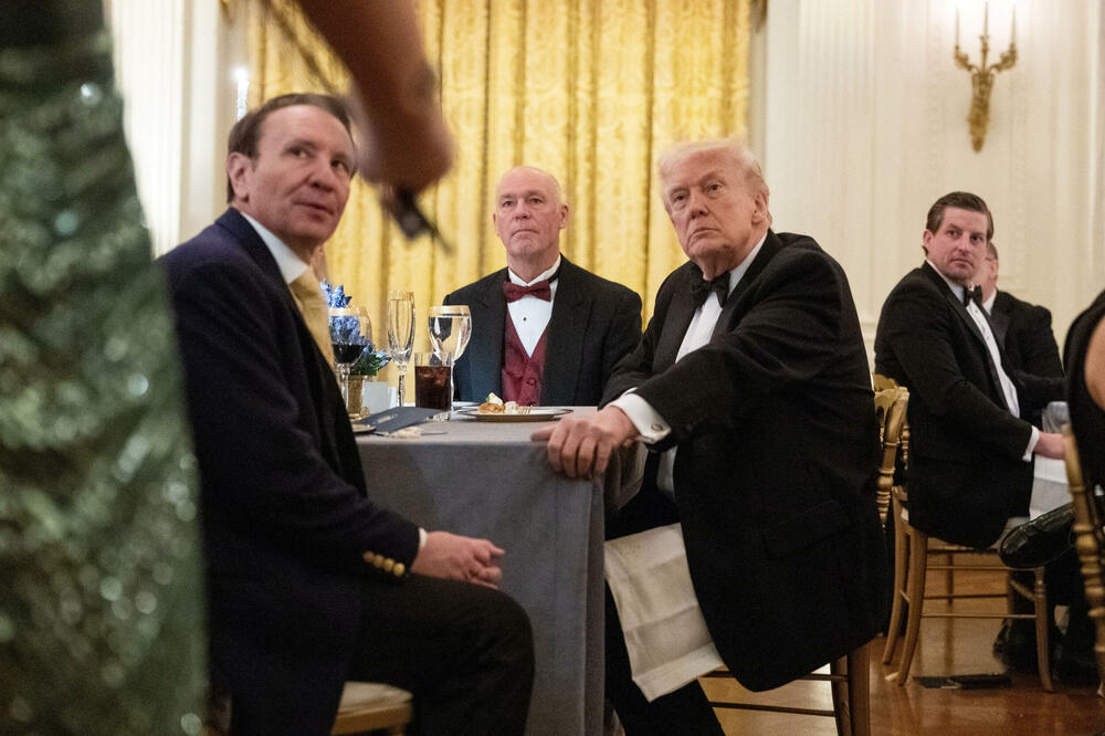 Tramp na Grenland poslao bolnički brod: "Tamo ne brinu o bolesnima"