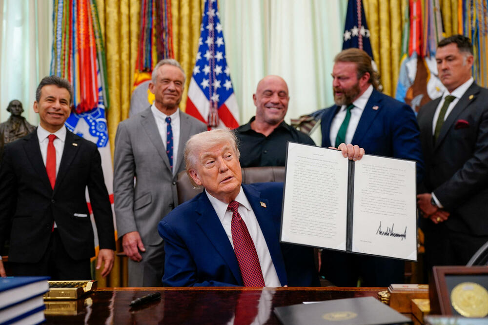 Tramp potpisao uredbu: Ubrzati pristup medicinskim istraživanjima i liječenju zasnovanom na psihodeličnim drogama