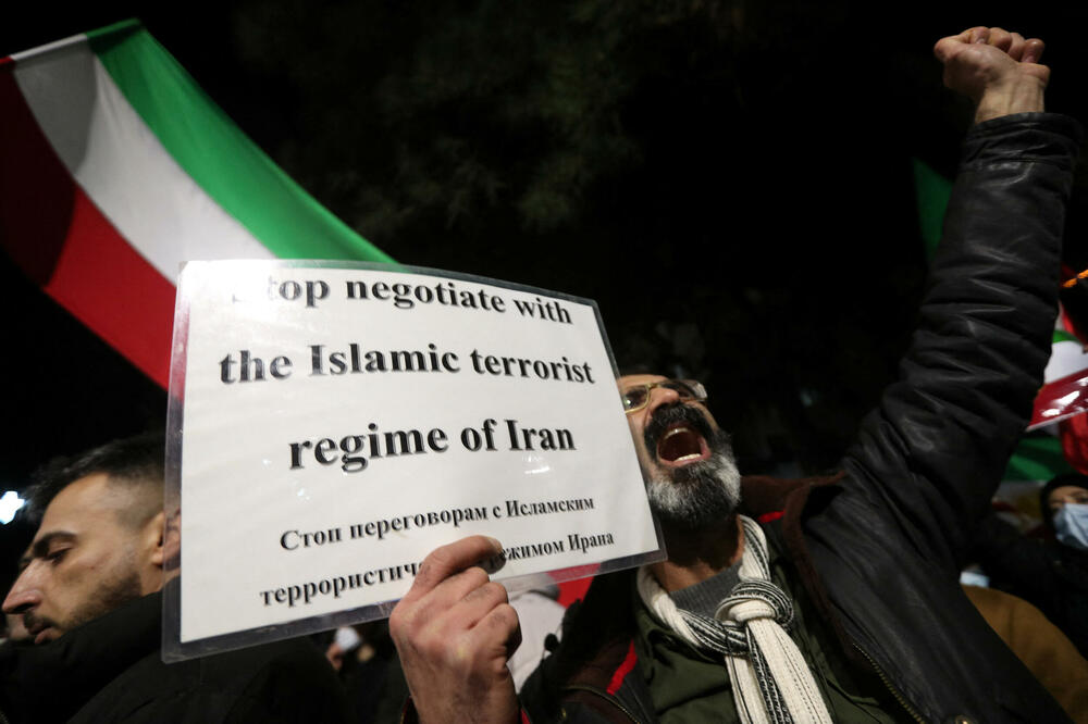 Tramp tvrdi da su ubistva tokom protesta u Iranu zaustavljena, Teheran poručuje da su pogubljenja "isključena"