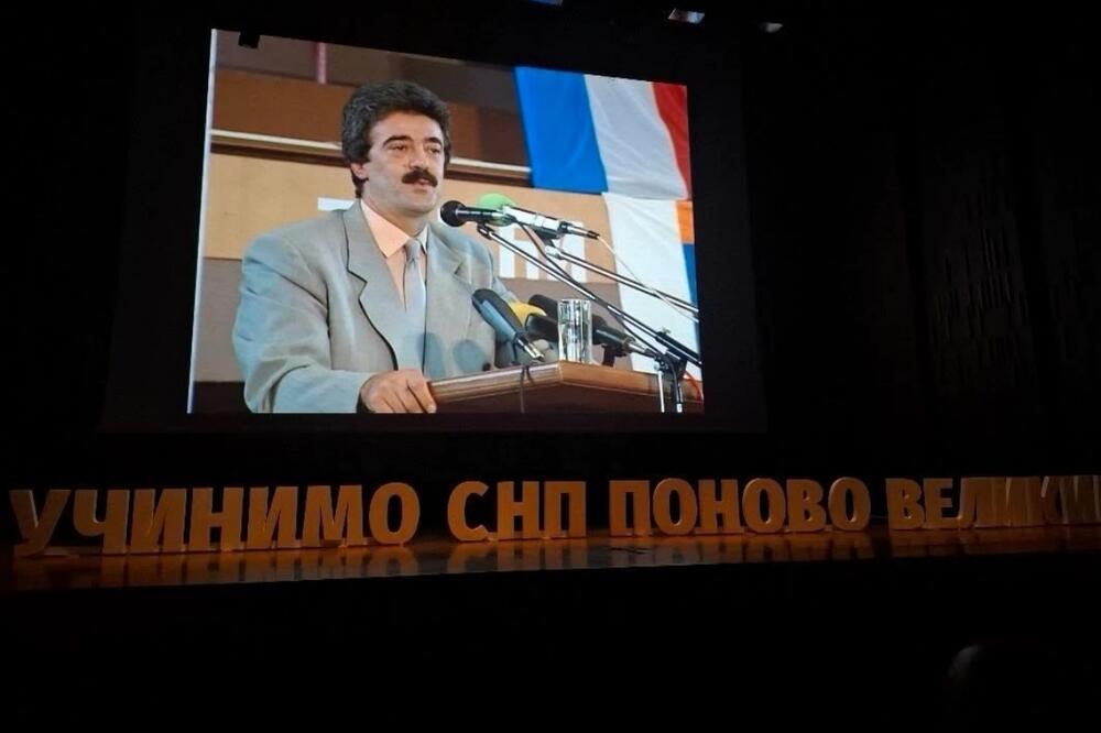 Trampovi i Reganovi socijalisti: SNP parafrazirao poznati slogan na projekciji dokumentarca o svojim osnivačima