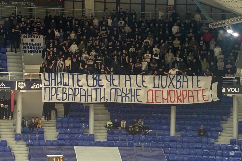 Transperent "varvara" na košarkaškoj utakmici