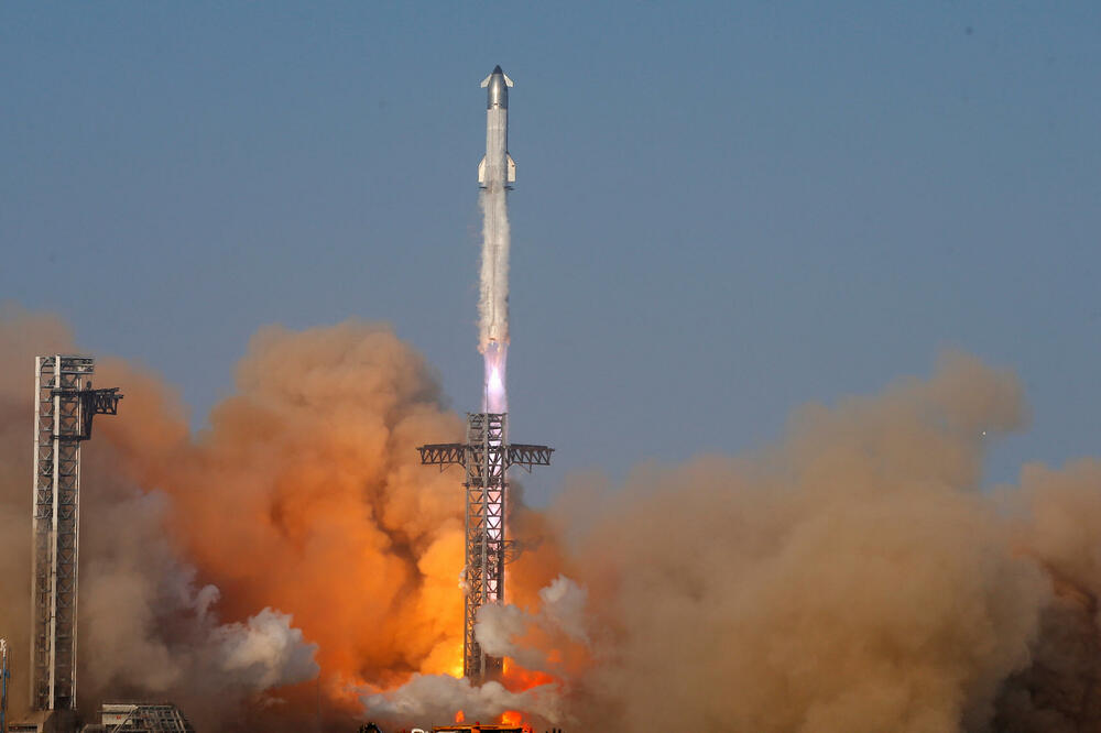 Treći probni let rakete Staršip - letjelica eksplodirala pri povratku na Zemlju