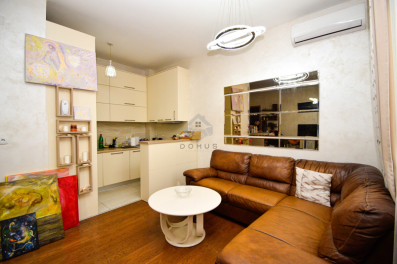 Trosoban stan 82m2 + 2 garaže, Stara Varoš - Podgorica