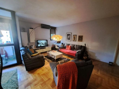 Trosoban stan 101m2, Blok 6, Podgorica, Prodaja