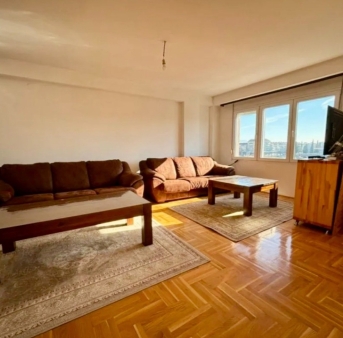 Trosoban stan 92m2, kod Krivog mosta