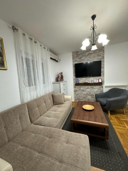 Trosoban stan za izdavanje, Budva