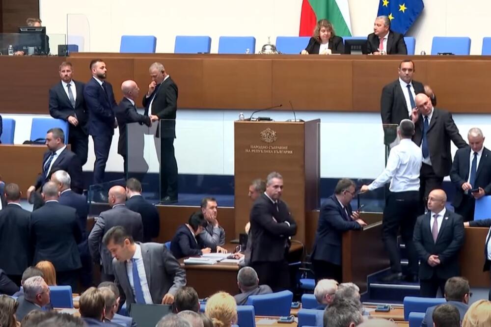 Tuča u bugarskom parlamentu zbog pridruživanja eurozoni: "Danas je crni dan, janjičari sahranjuju našu zemlju"