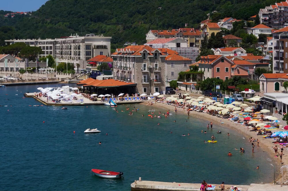 Turistička posjeta u junu u Herceg Novom bolja preko deset odsto