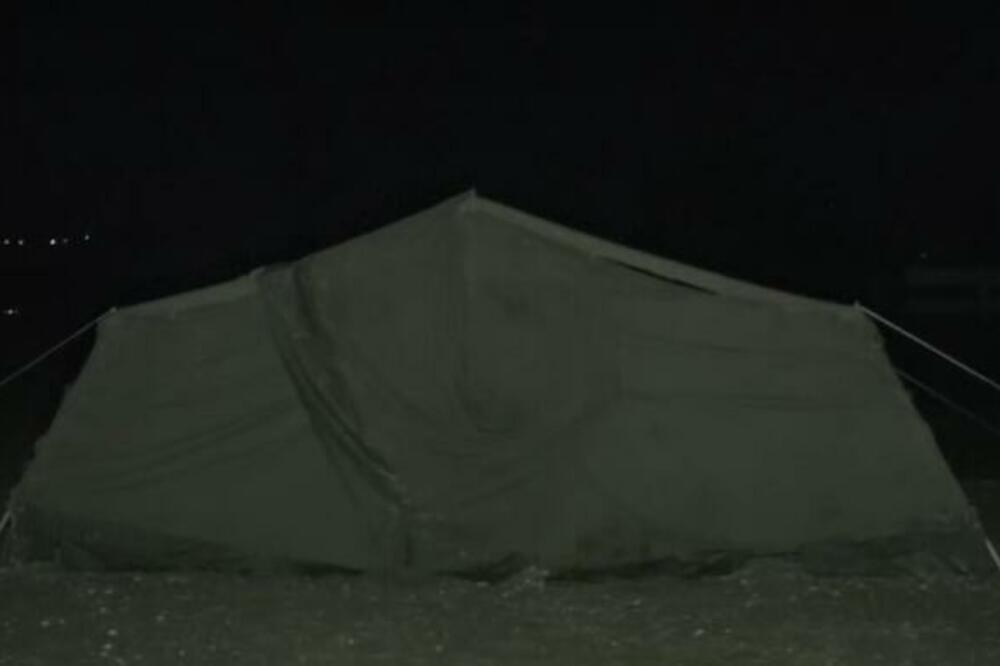 U Botunu postavljen šator, u njemu za sada nema nikog