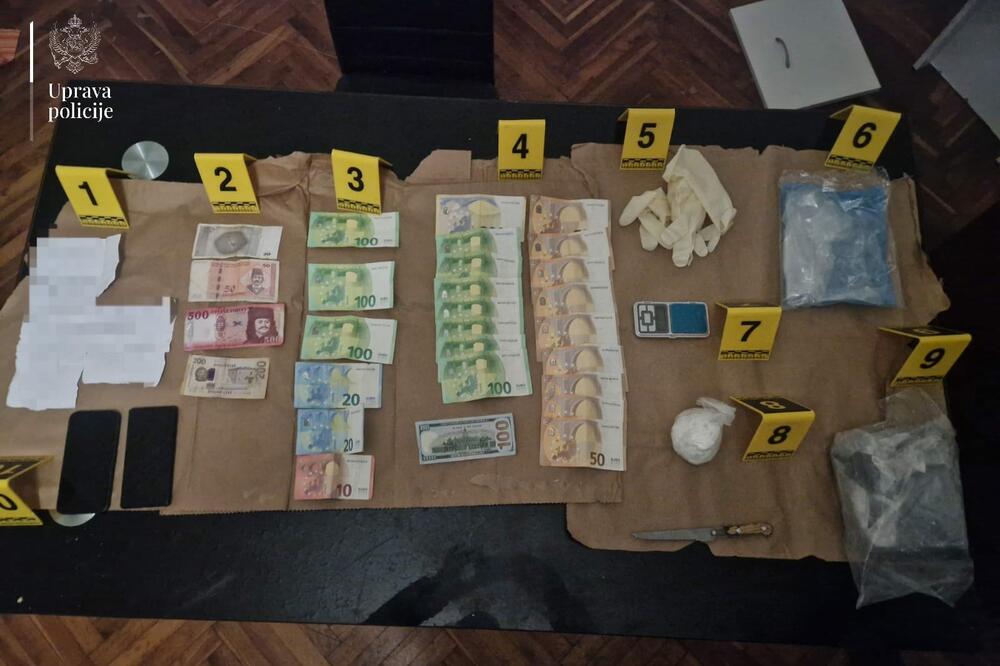 U Danilovgradu uhapšene osobe bkiske jednoj OKG, zaplijenjeni kokain, telefoni sa kripto zaštitom, novac