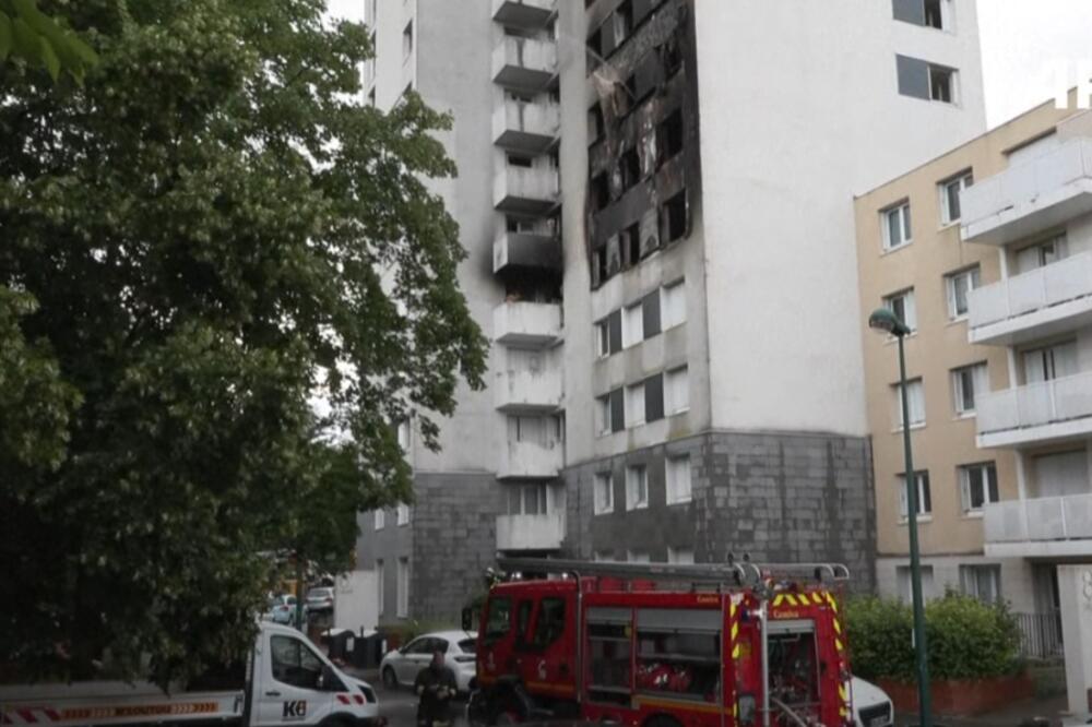 U Francuskoj poginule četiri osobe: Trotinet na baterije izazvao požar?
