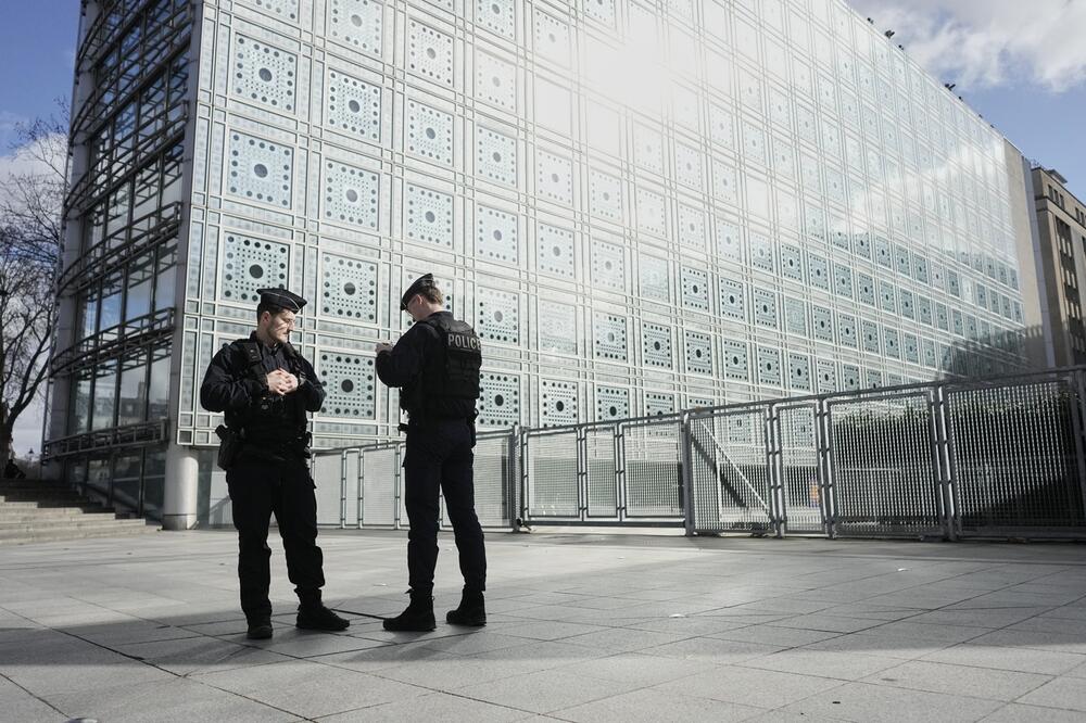 U Francuskoj pretresi u sklopu istrage veza bivšeg ministra Džeka Langa i pokojnog Epstina