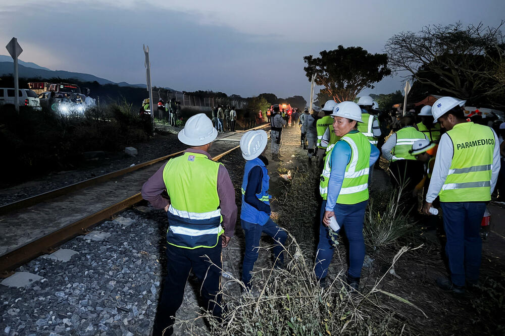 U Meksiku 13 ljudi poginulo u željezničkoj nesreći