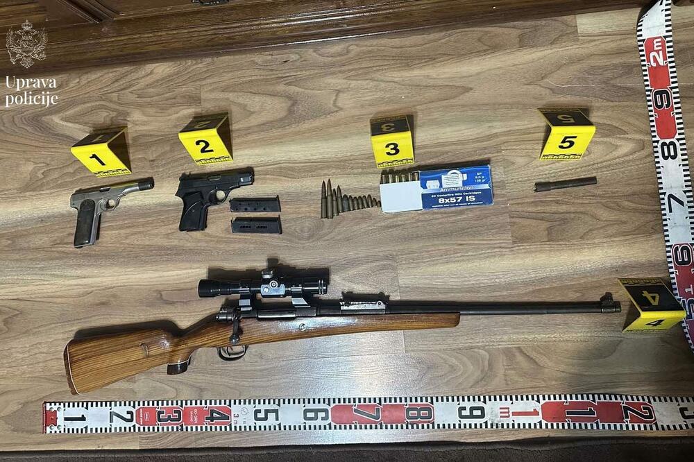 U pretresima u Bijelom Polju oduzeto pet komada vatrenog oružja i municija
