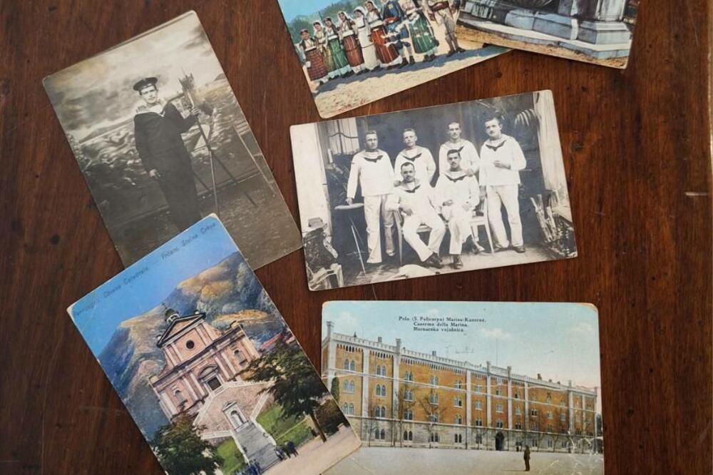 U sjećanje na djeda mornara u Boki, poklonio sliku, fotografije i razglednice