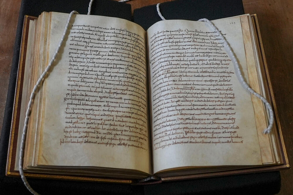U srednjovjekovnoj knjizi iz rimske biblioteke otkrivena najstarija engleska pjesma: "Nijesmo mogli da vjerujemo..."