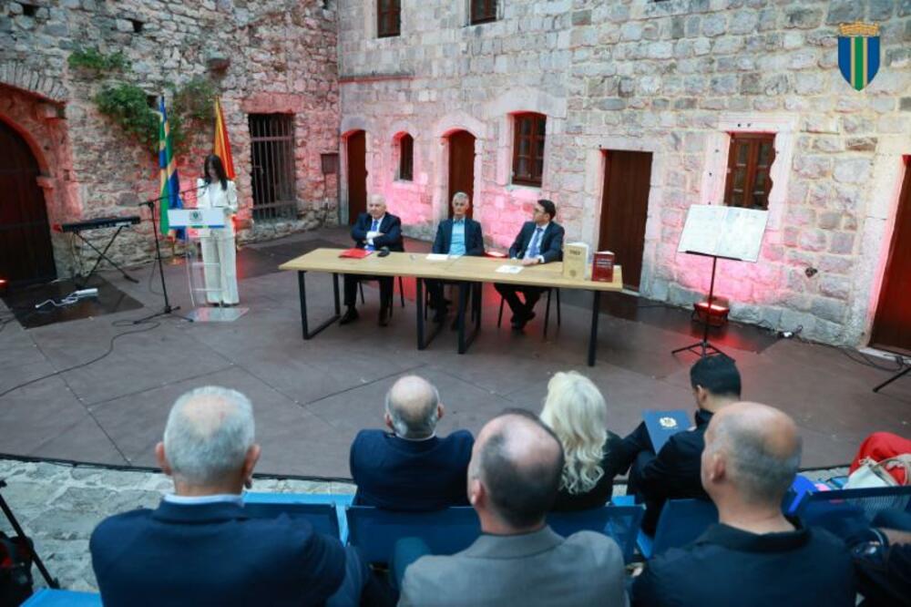 U Starom Baru održana tribina o istoriji, pravu i državnosti Crne Gore: Od &ldquo;Stege&rdquo; do evropske budućnosti