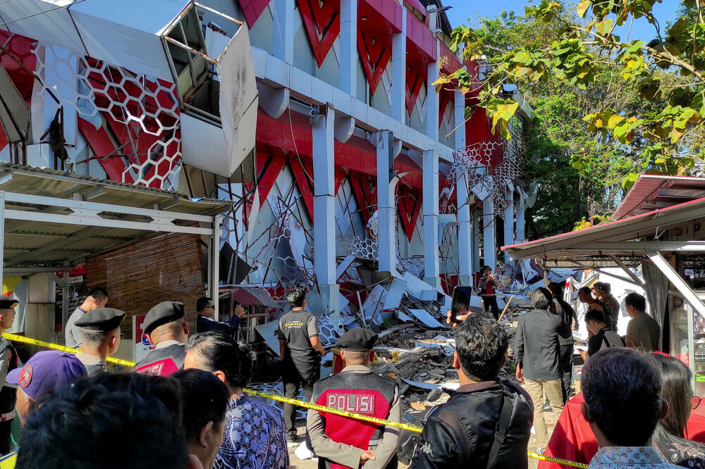 U zemljotresu u Indoneziji poginula jedna osoba, izazvan manji cunami