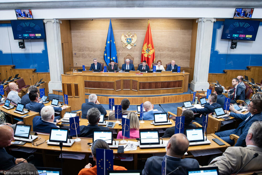 Ubuduće boravak samo za strance sa parama