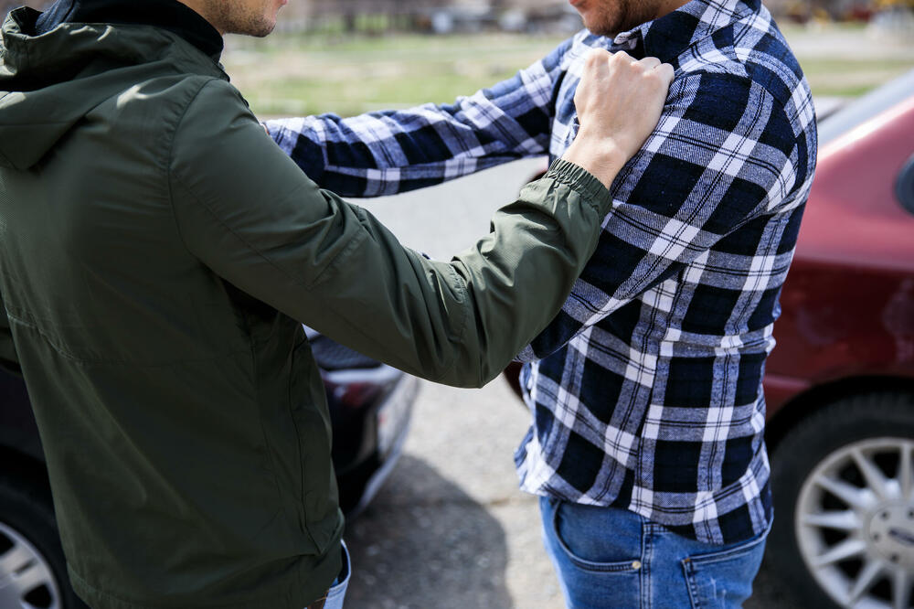 Uhapšen maloljetnik iz Srbije, za drugim se traga, zbog pokušaja ubistva u Igalu